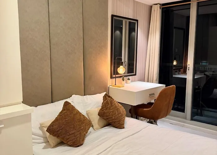 Stylish 2br Azure Urban Residences View 6 Pax With Netflix * مانيلا