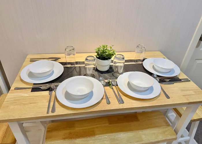 Stylish 2br Azure Urban Residences View 6 Pax With Netflix *